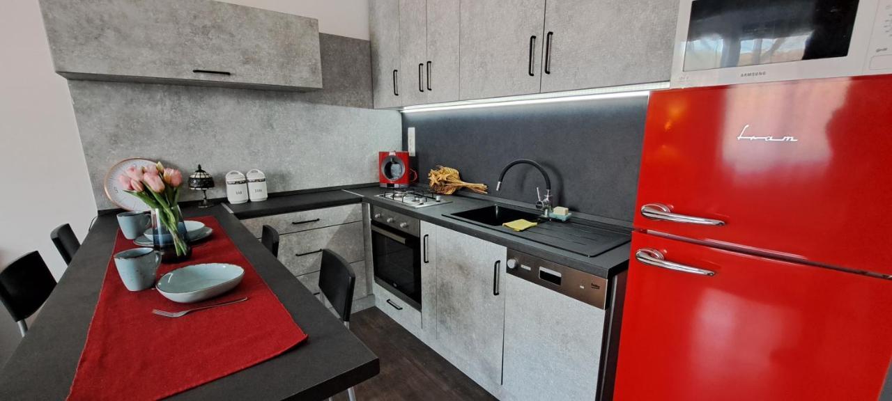 Napraforgo Apartman Leilighet Szeged Eksteriør bilde