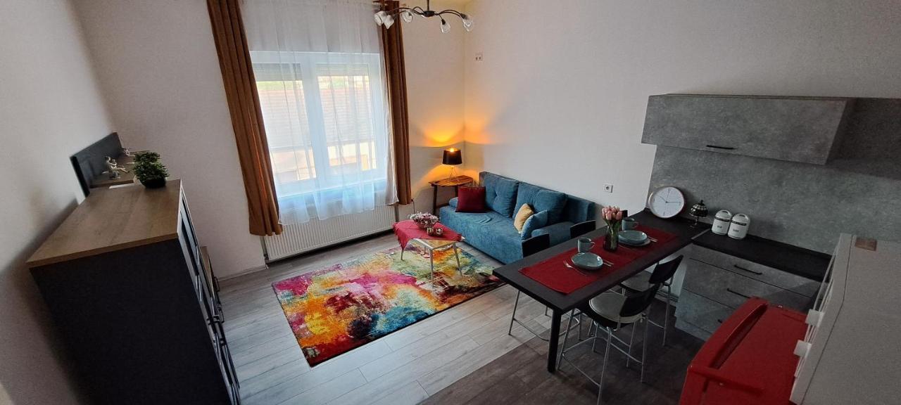 Napraforgo Apartman Leilighet Szeged Eksteriør bilde